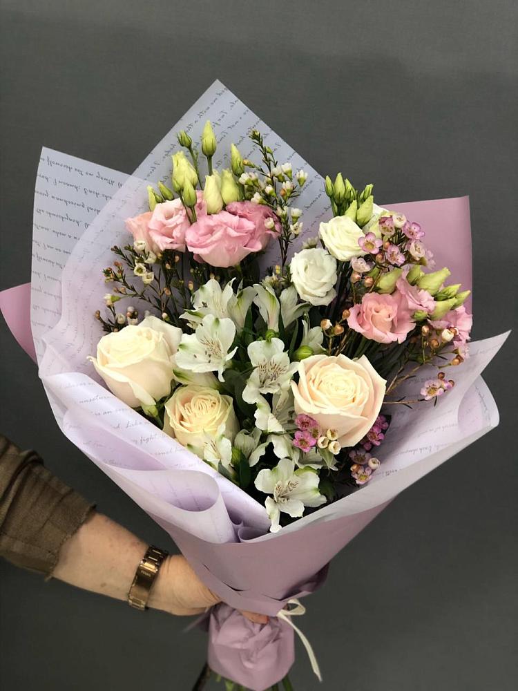 Букет цветов из: Альстромерии, Розы и Лизиантусы в Злынке