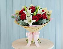 Букет цветов из:  Лилии и Розы в Злынке