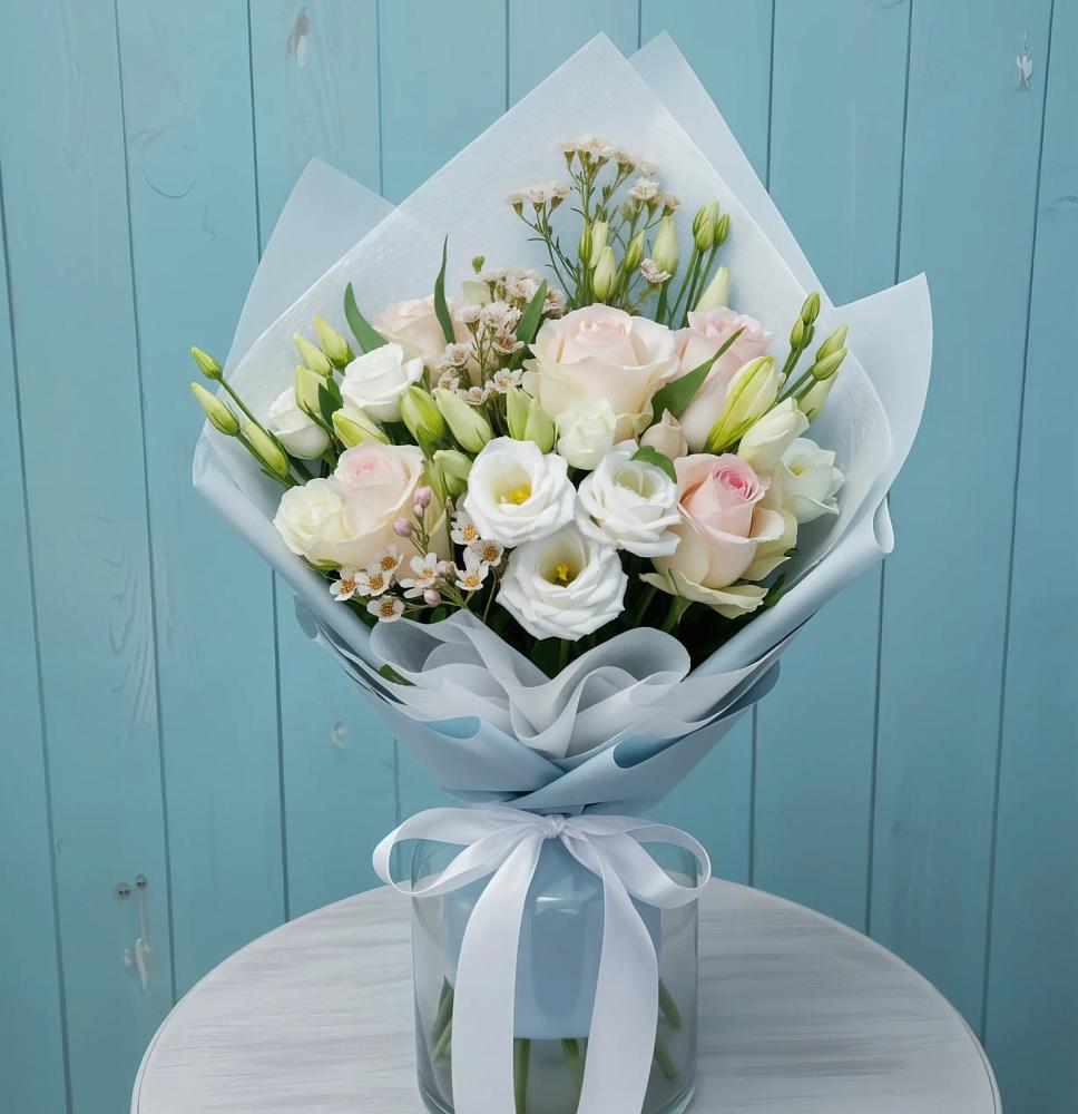 Букет цветов из: Розы и Лизиантусы в Злынке