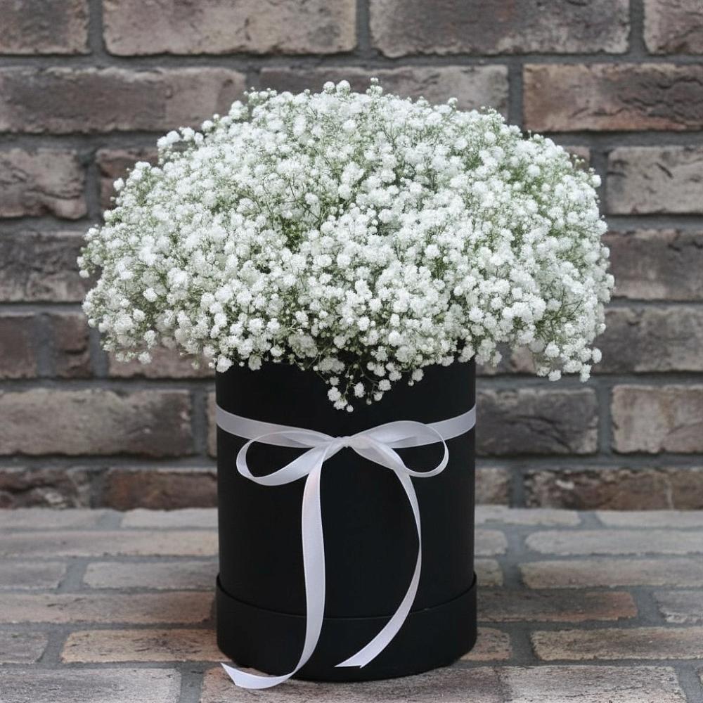 Цветочная композиция из Гипсофила в шляпной коробке в Злынке