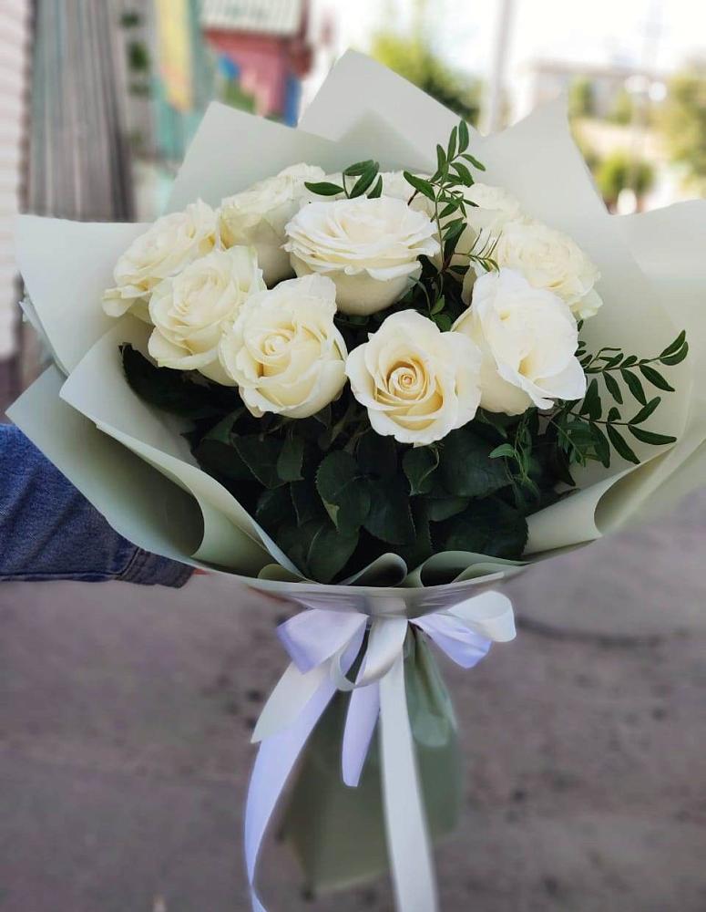 Букет Белые розы Проуд в Злынке