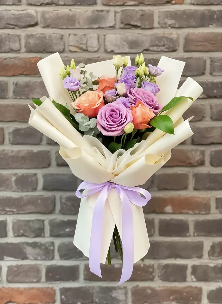 Букет цветов из: Лизиантусы и Розы в Злынке