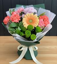 Букет цветов из:  Гвоздики, Розы, Герберы и Хризантемы в Злынке
