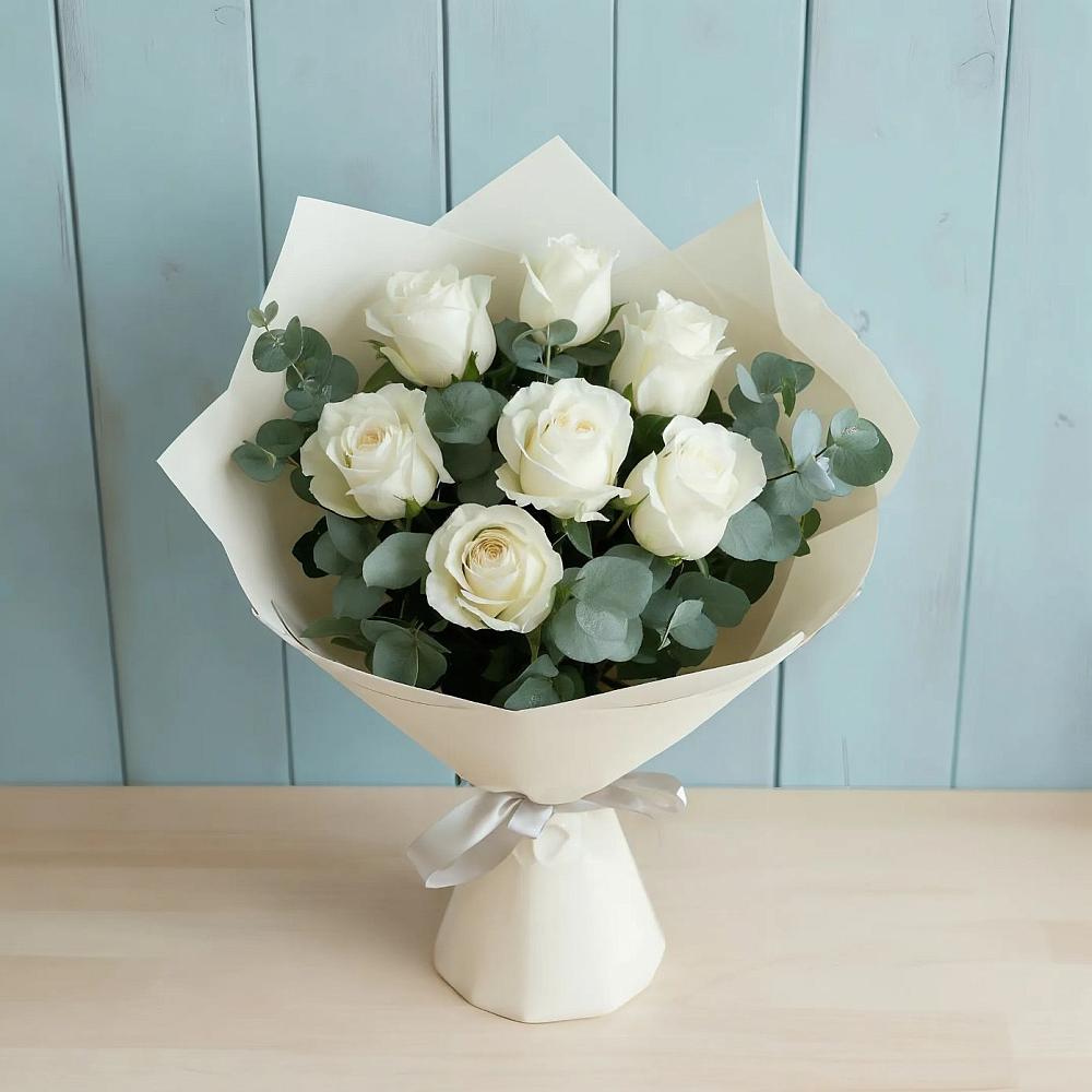Букет Белые розы в Эвкалипте в Злынке