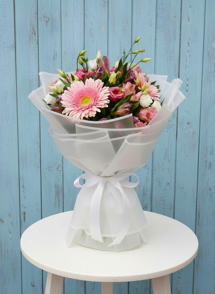 Букет цветов из: Герберы, Альстромерии и Лизиантусы в Злынке