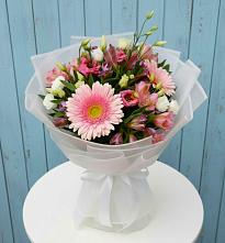 Букет цветов из:  Герберы, Альстромерии и Лизиантусы в Злынке