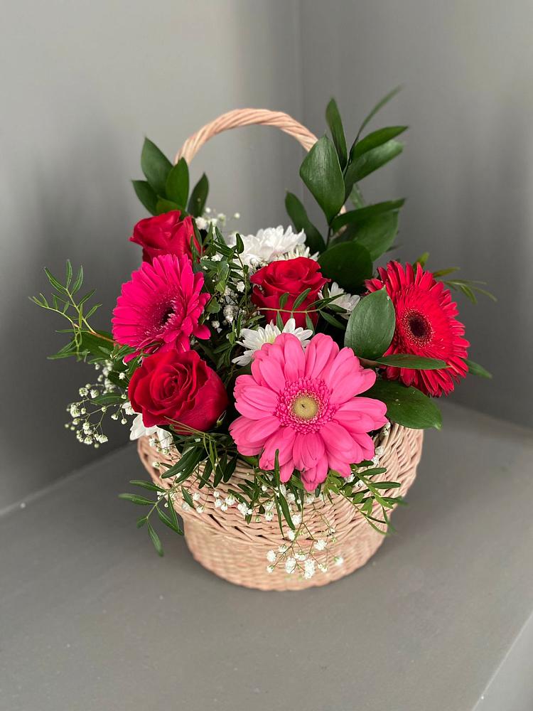 Цветочная композиция из Розы, Хризантемы и Герберы в корзине в Злынке