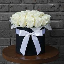 Цветочная композиция из Розы в шляпной коробке в Злынке